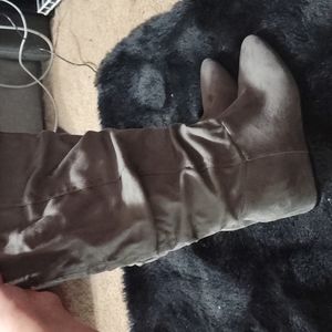 Grey wedge boots